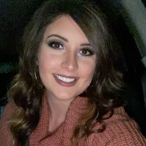 Meet your Posher, Madalyn